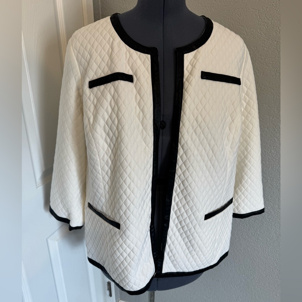Joan Rivers White Quilted Blazer